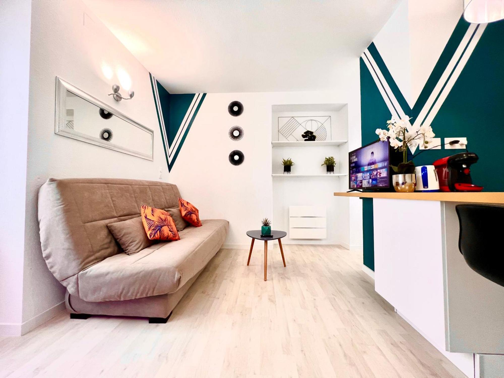 Apartment Color - Proche Gare - 2p *