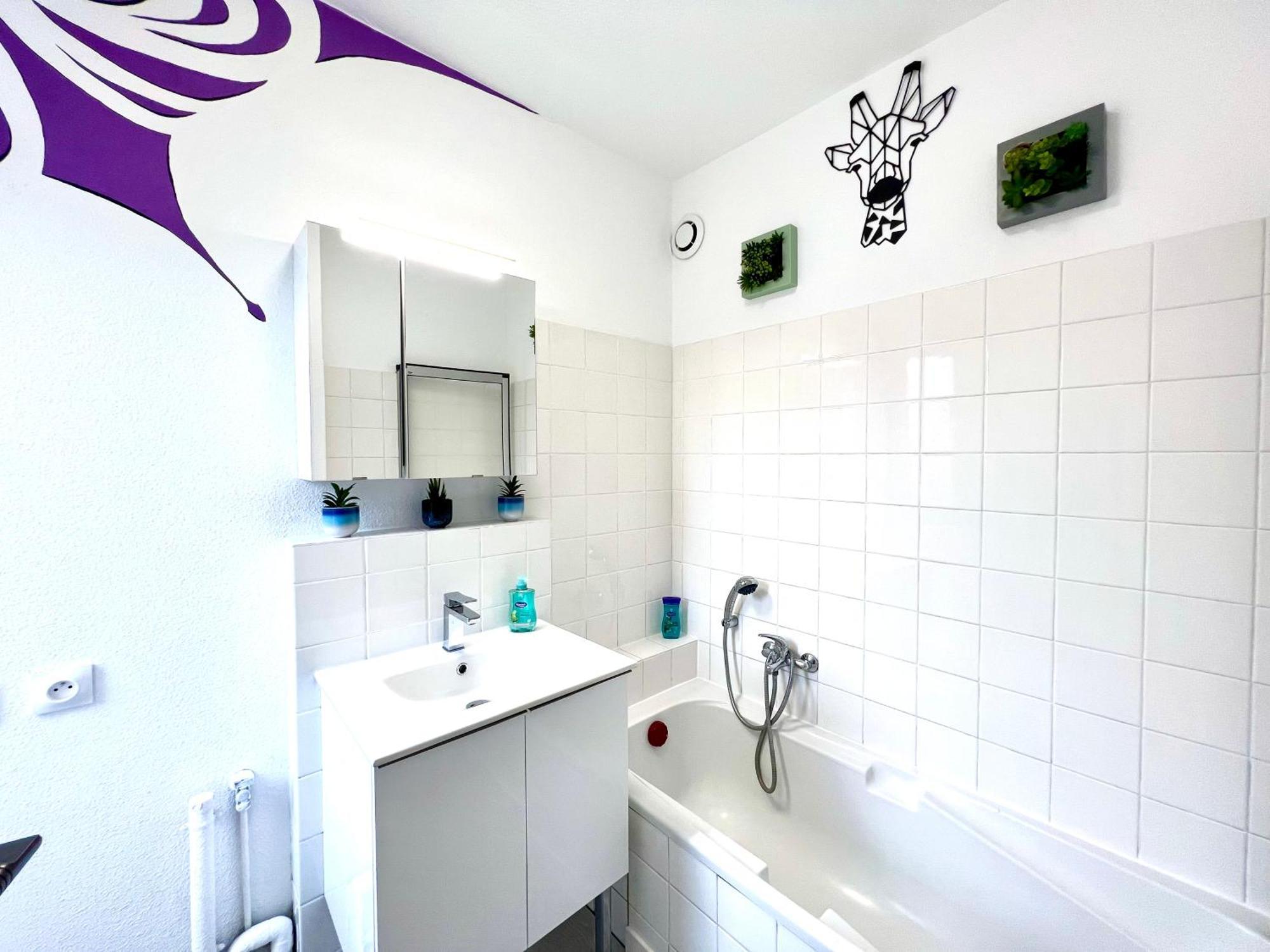 Color - Proche Gare - 2p Apartment
